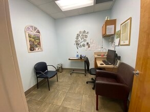 741 CR 466, Lady Lake, FL for lease Interior Photo- Image 2 of 6