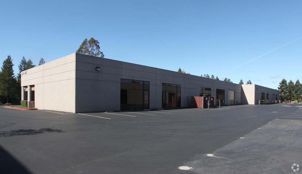 6145-6167 State Farm Dr, Rohnert Park, CA à louer - Photo du bâtiment - Image 3 de 9