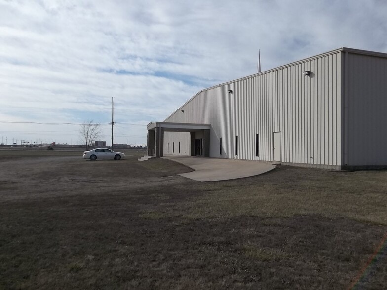 1390 35th Pkwy Pky, Chanute, KS for sale - Building Photo - Image 2 of 53