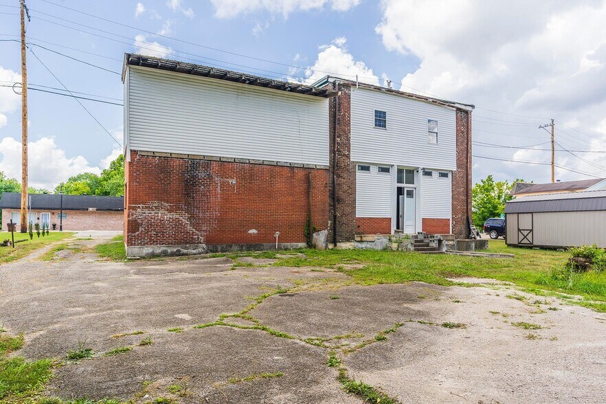 488-494 N Main St, Stanton, KY à vendre - Photo du bâtiment - Image 3 de 5