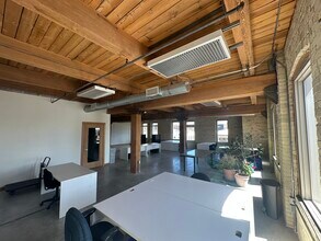 131 W Seeboth St, Milwaukee, WI for lease Interior Photo- Image 1 of 16