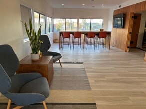 142 N Cedros Ave, Solana Beach, CA for lease Interior Photo- Image 2 of 15