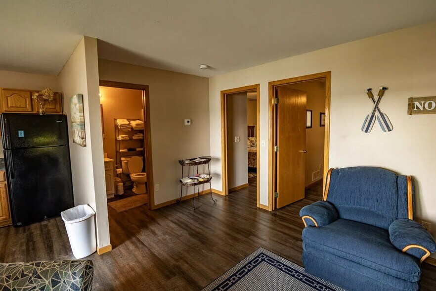 805 Main St, Madison Lake, MN à vendre - Photo intérieure - Image 2 de 6