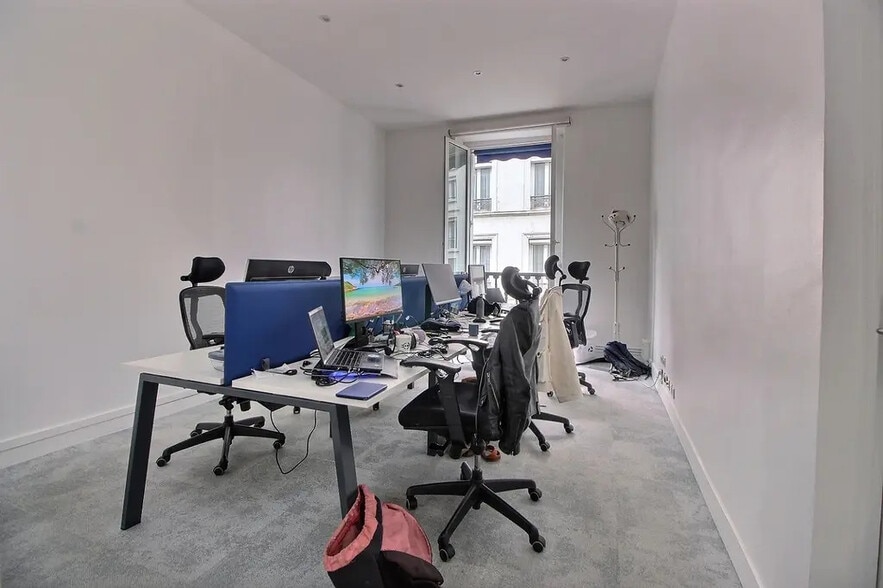1-1 Rue D'Hauteville, Paris for lease - Interior Photo - Image 3 of 10