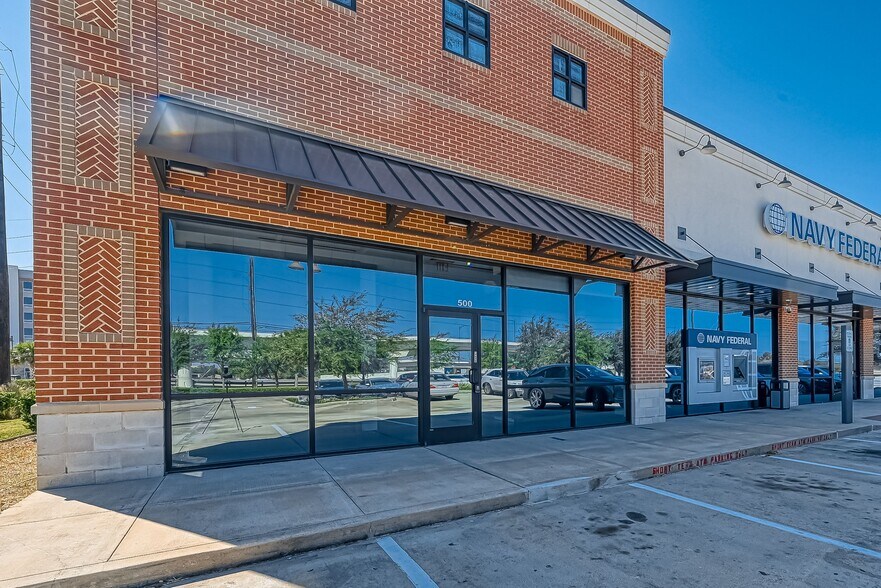 310 Highway 6, Sugar Land, TX à louer - Photo du bâtiment - Image 3 de 33
