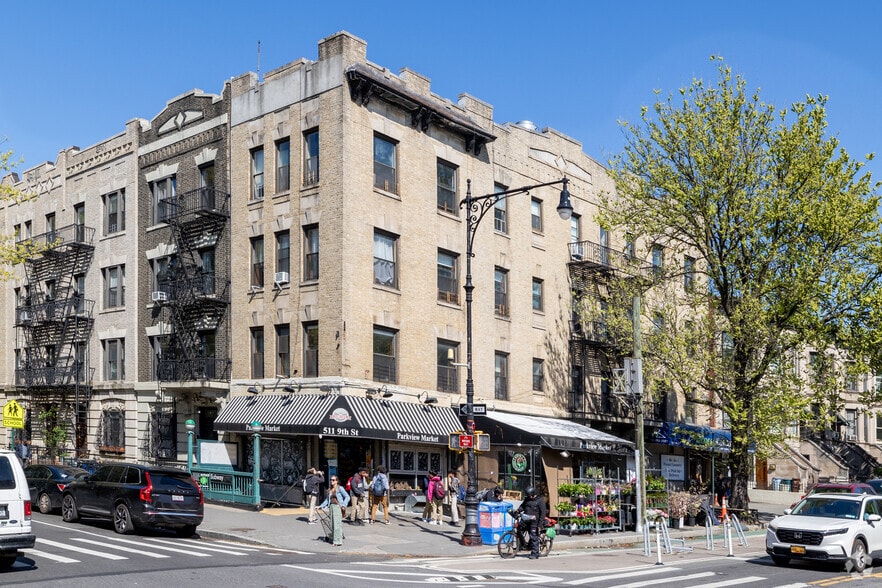819 8Th Avenue, Brooklyn, NY for sale - Primary Photo - Image 1 of 6