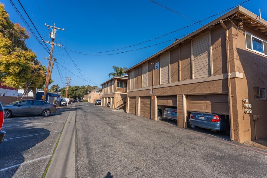 110 Roundtable Dr, San Jose, CA à vendre - Photo du bâtiment - Image 3 de 18