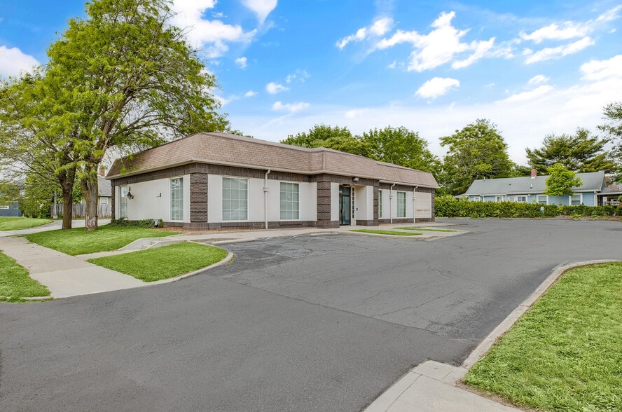 2359 S Shelby St, Indianapolis, IN for sale - Building Photo - Image 2 of 21