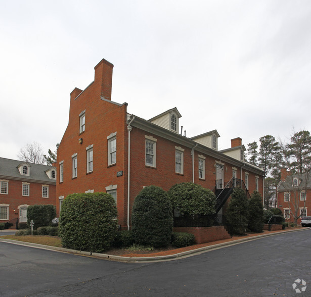 1936 N Druid Hills Rd NE, Atlanta, GA à vendre - Photo du b timent - Image 1 de 7