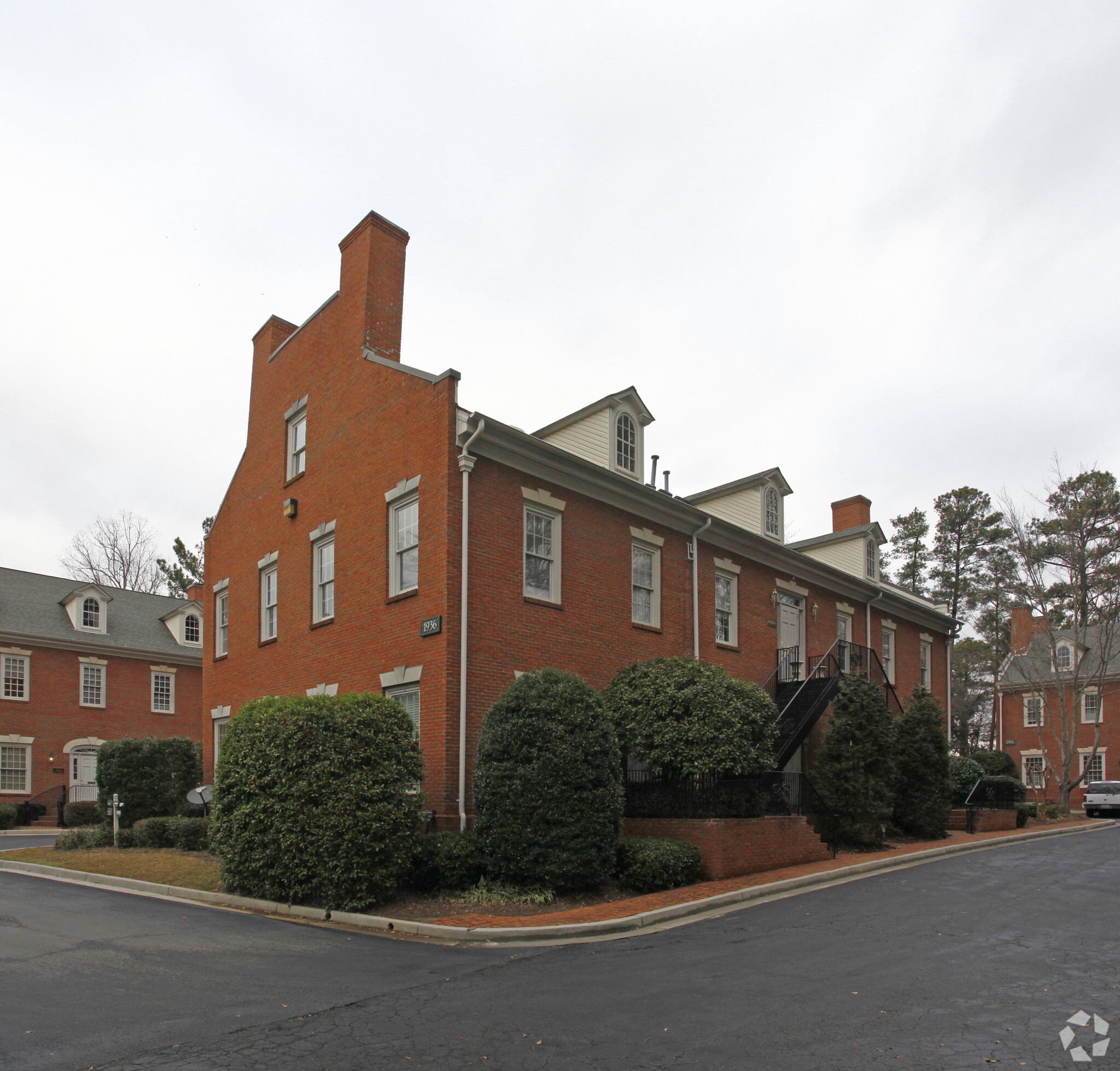 1936 N Druid Hills Rd NE, Atlanta, GA à vendre Photo du b timent- Image 1 de 8