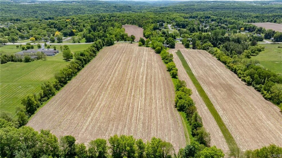 2395 W Genesee Tpke, Camillus, NY à vendre - Photo du bâtiment - Image 2 de 19