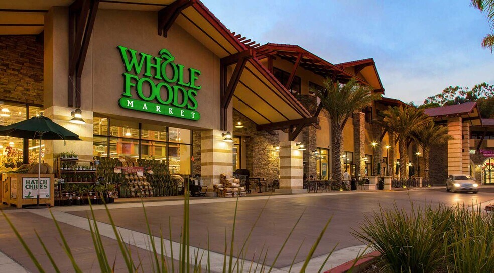 2610-2750 Via De La Valle, Del Mar, CA à louer - Photo du bâtiment - Image 2 de 8