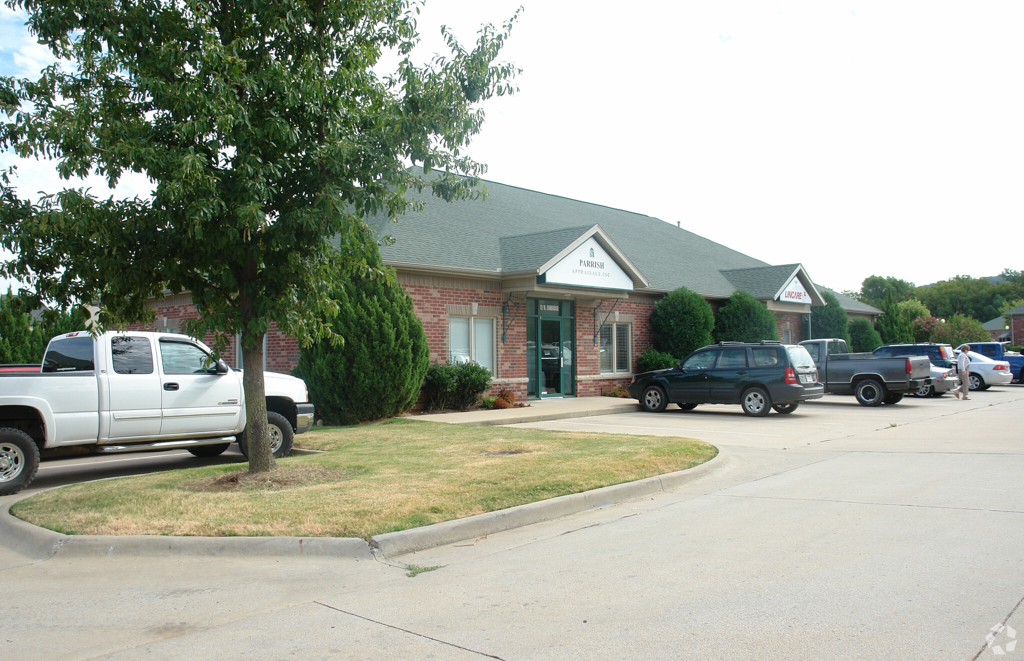66-72 W Sunbridge Dr, Fayetteville, AR for lease Primary Photo- Image 1 of 3