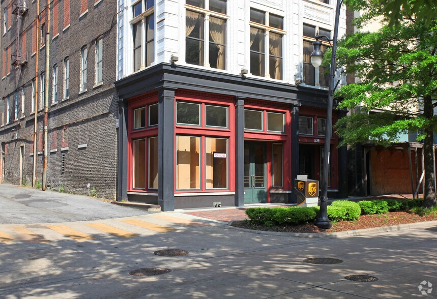 109 20th St N, Birmingham, AL à vendre - Photo du bâtiment - Image 2 de 7