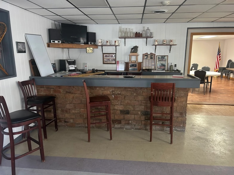 122 1st Ave, Waterford, NY à vendre - Photo intérieure - Image 2 de 7