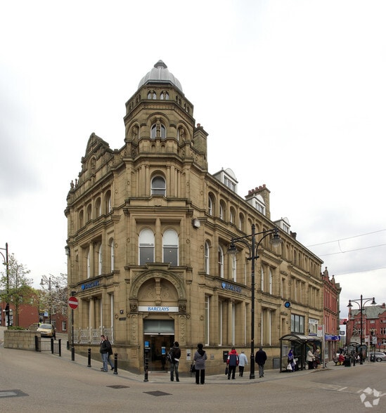 25 High St, Oldham for lease - Building Photo - Image 1 of 1