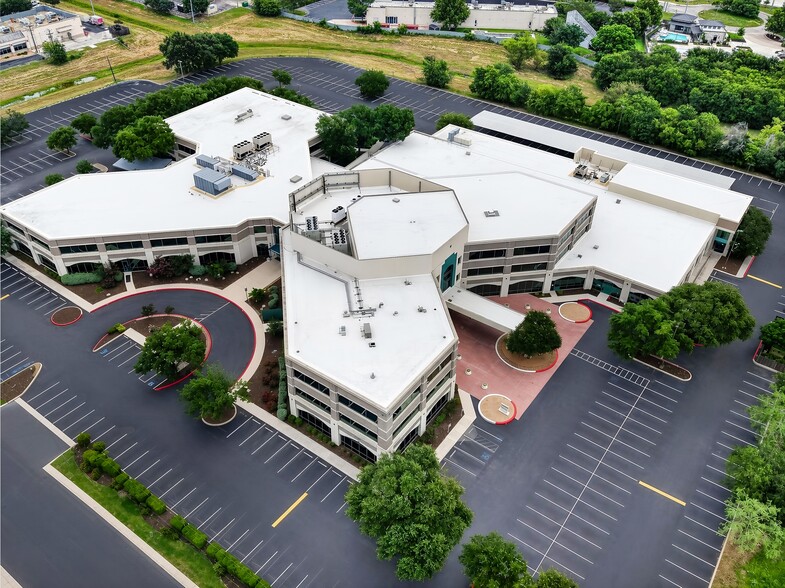 9150 Huebner Rd, San Antonio, TX for lease - Building Photo - Image 3 of 36
