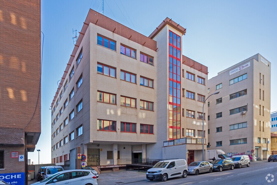 Calle del Haya, Madrid, Madrid for sale - Building Photo - Image 3 of 8