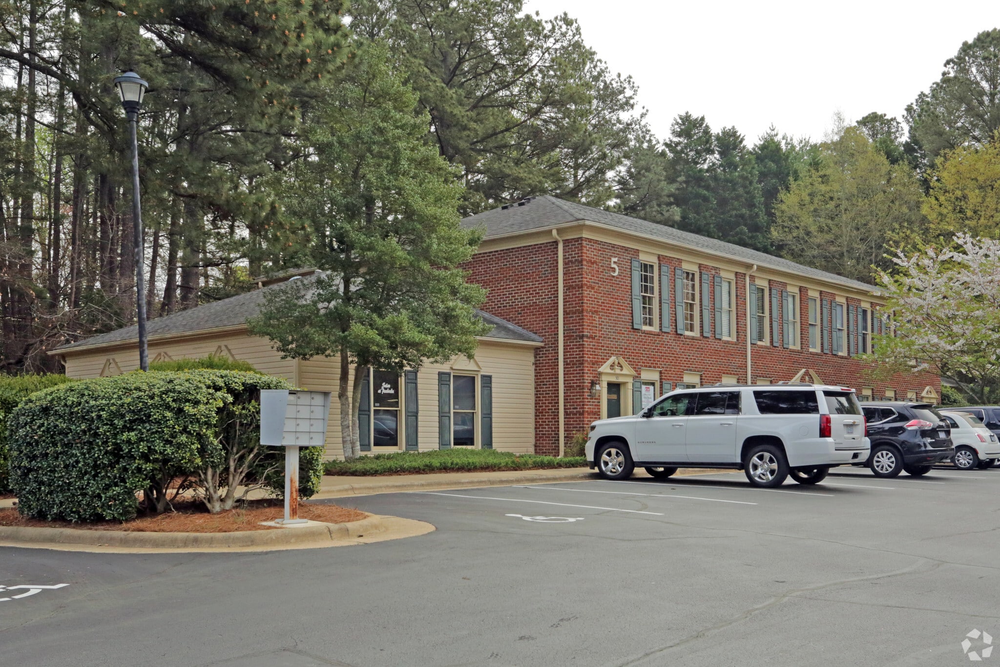 6512 Six Forks Rd, Raleigh, NC for lease Primary Photo- Image 1 of 25