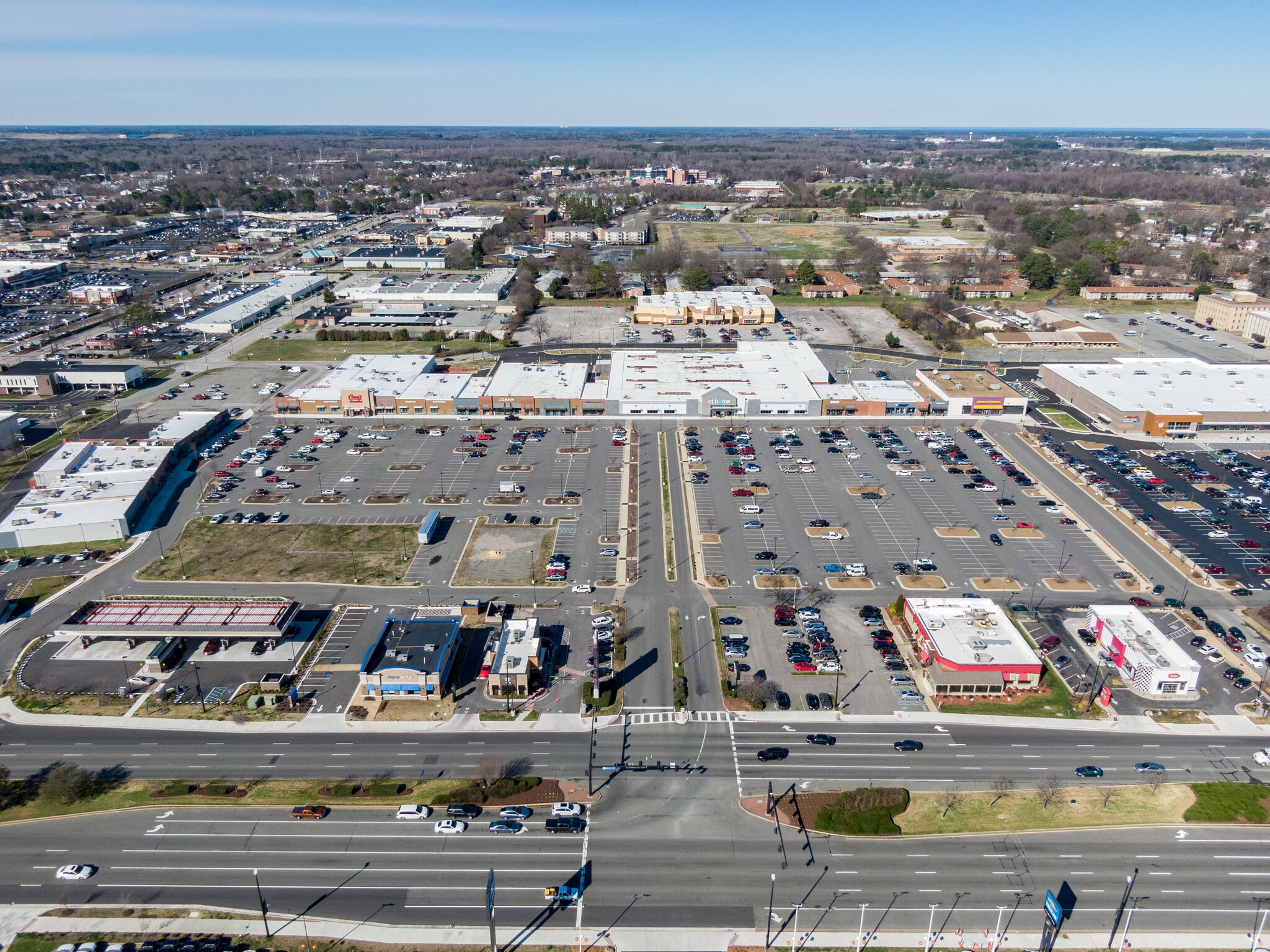 1056-1088 W Mercury Blvd, Hampton, VA for lease Building Photo- Image 1 of 8