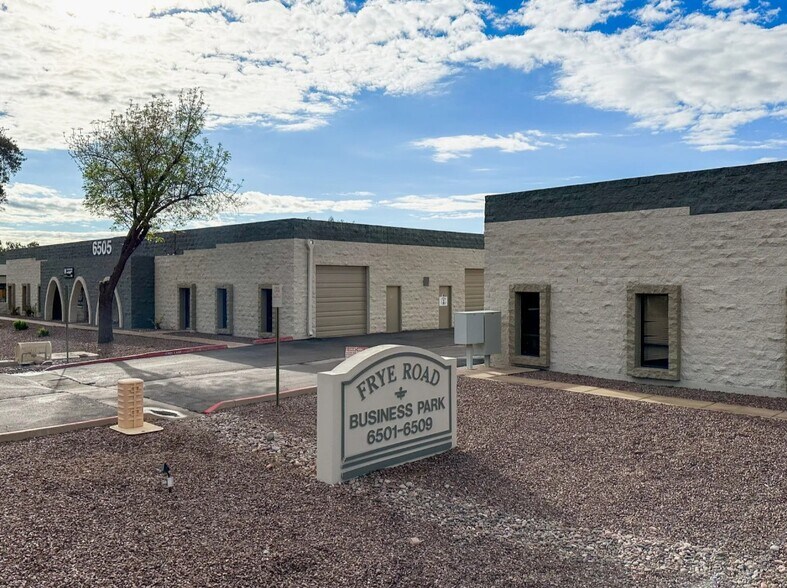6501 W Frye Rd, Chandler, AZ à louer - Photo du bâtiment - Image 2 de 8