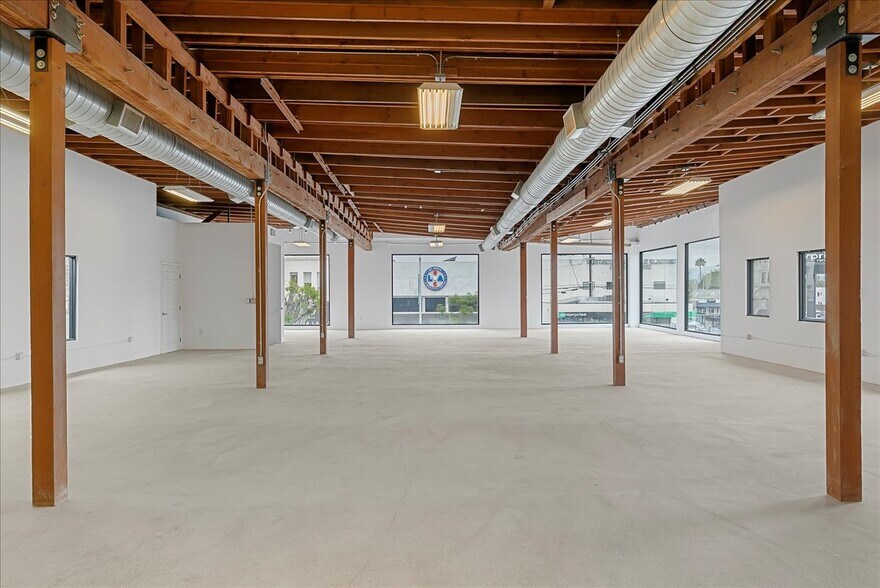 176 N La Brea Ave, Los Angeles, CA à vendre - Photo du bâtiment - Image 3 de 28