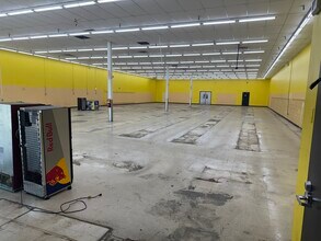 2973-3031 Headland Dr SW, Atlanta, GA for lease Interior Photo- Image 2 of 8
