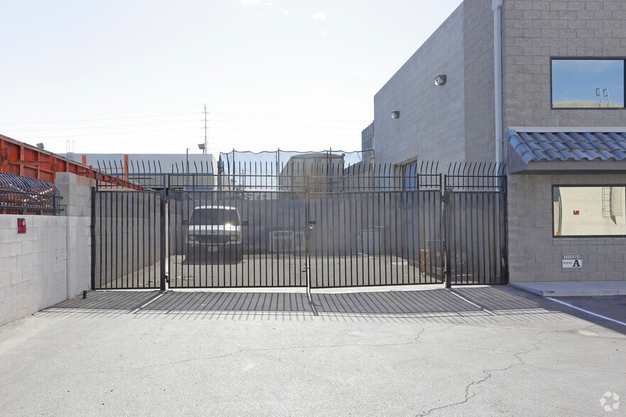 3995 W Quail Ave, Las Vegas, NV à louer - Photo du bâtiment - Image 3 de 5