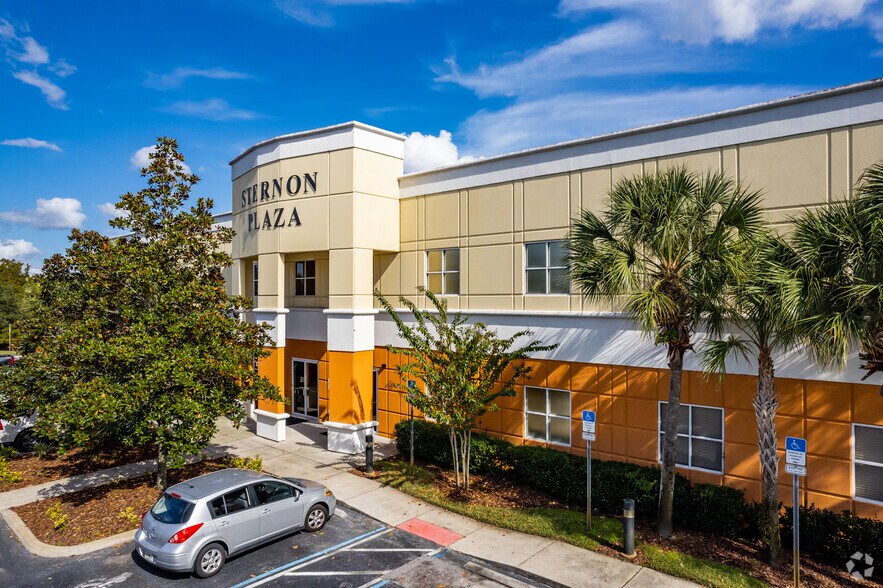 1073 Willa Springs Dr, Winter Springs, FL à louer - Photo du bâtiment - Image 2 de 8