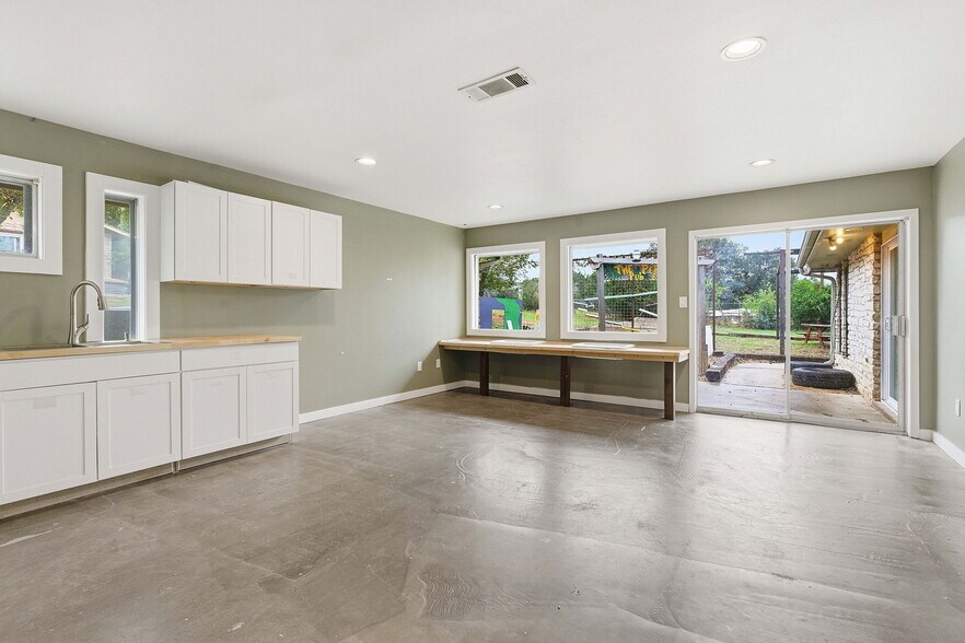 13617 Fitzhugh Rd, Austin, TX à louer - Photo du bâtiment - Image 3 de 31