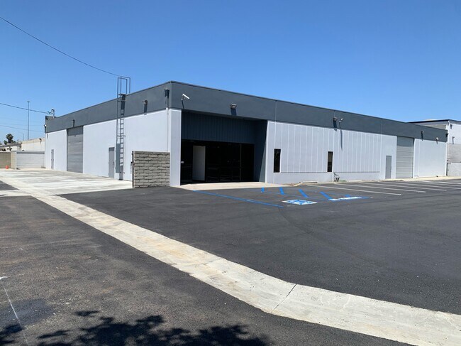 Plus de détails pour 1181 N Blue Gum St, Anaheim, CA - Industriel à louer