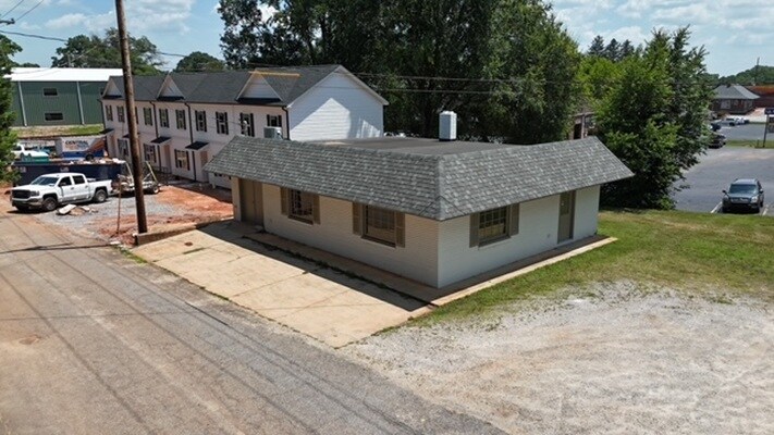 1295 N Main Ave, Newton, NC à vendre Photo du bâtiment- Image 1 de 15