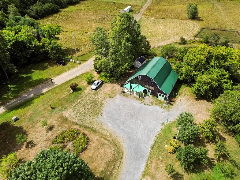 152 Fairfield St, Oakland, ME for sale - Building Photo - Image 2 of 16