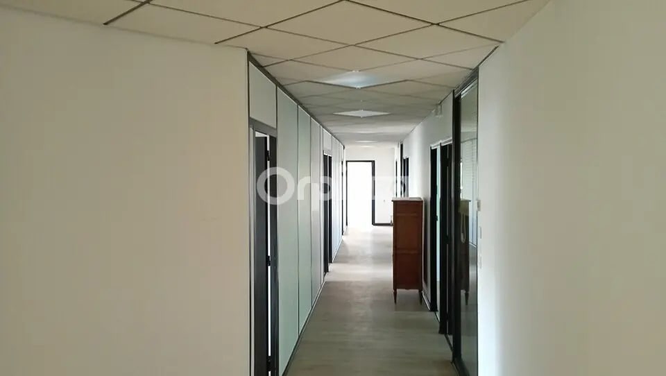 Office in Reims for lease - Interior Photo - Image 2 of 8