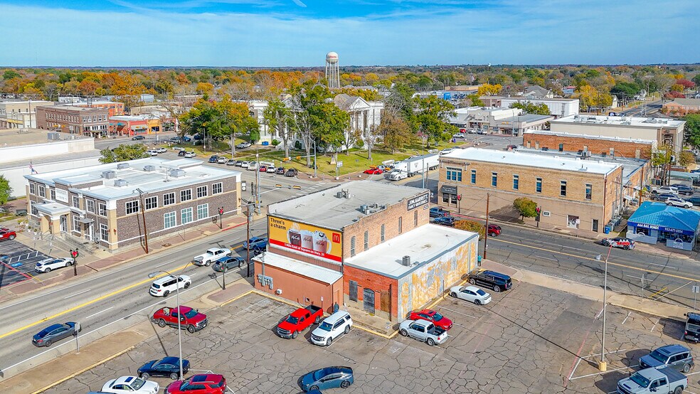 100 W Corsicana St, Athens, TX à vendre - Photo du bâtiment - Image 2 de 49