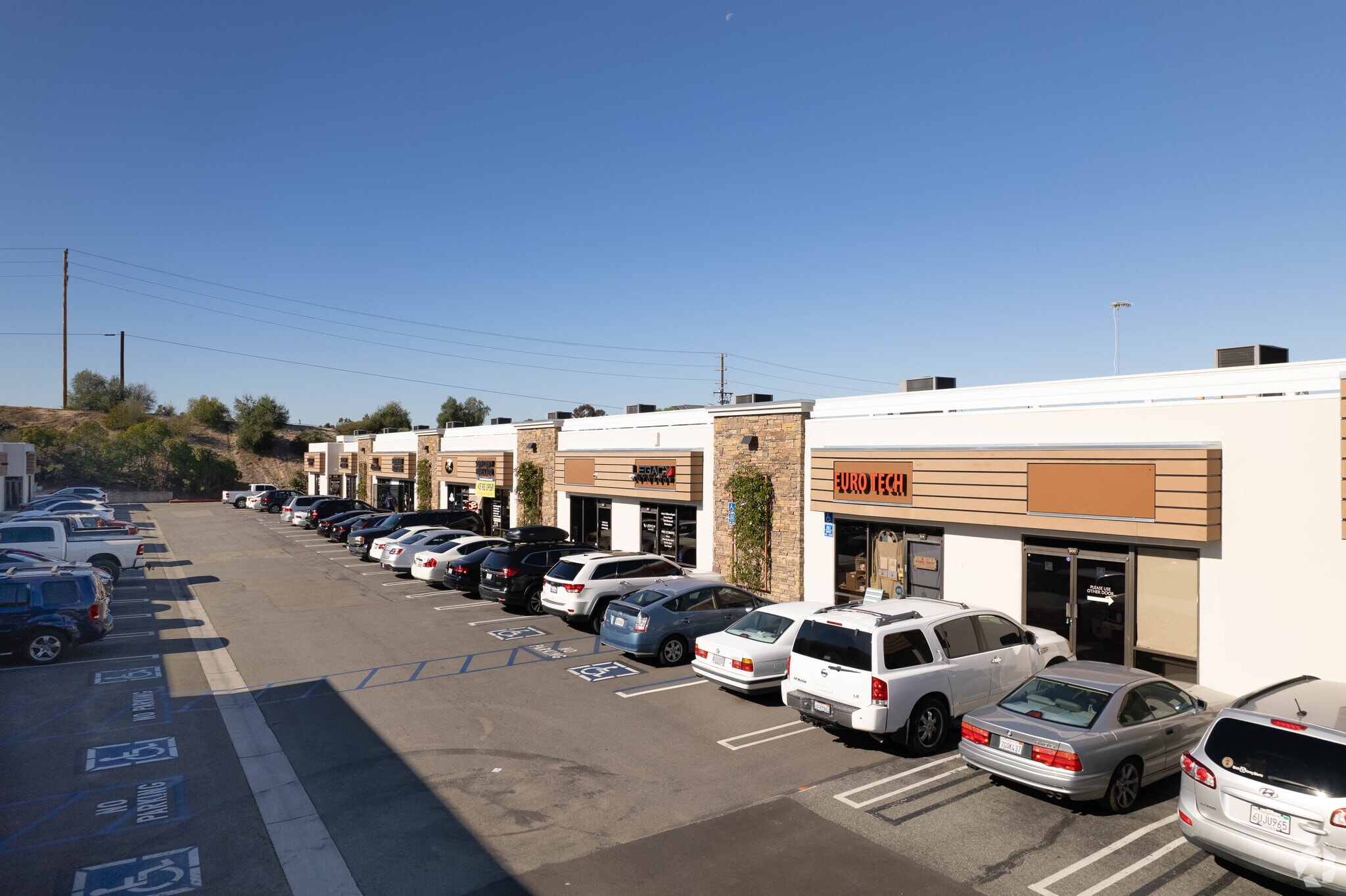 24002 Via Fabricante, Mission Viejo, CA for lease Building Photo- Image 1 of 21