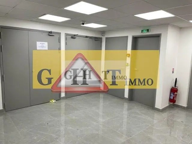 Bureau dans Ivry-sur-Seine à louer - Photo intérieure - Image 2 de 9