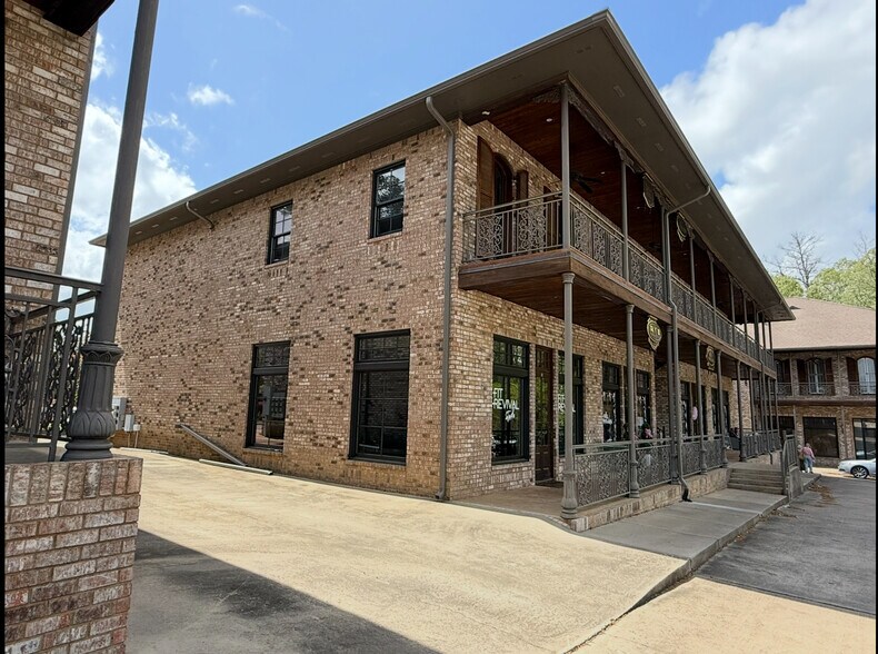 101 W Washington St, Ridgeland, MS à louer - Photo du bâtiment - Image 2 de 6