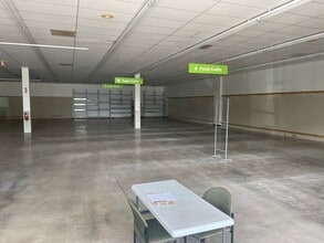 2108 W 27th St, Lawrence, KS for lease Interior Photo- Image 2 of 3
