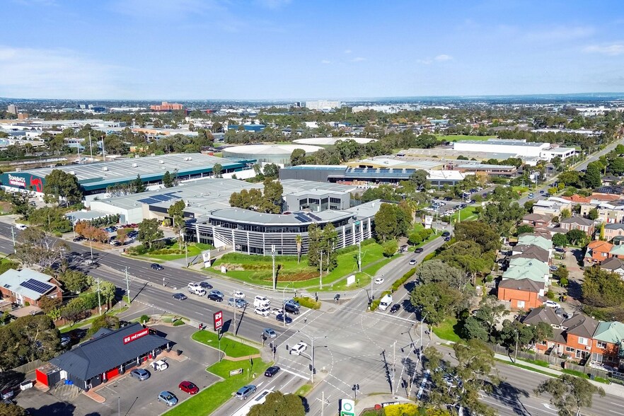 202 Ferntree Gully Rd, Monash for sale - Neighborhood Photo - Image 3 of 6