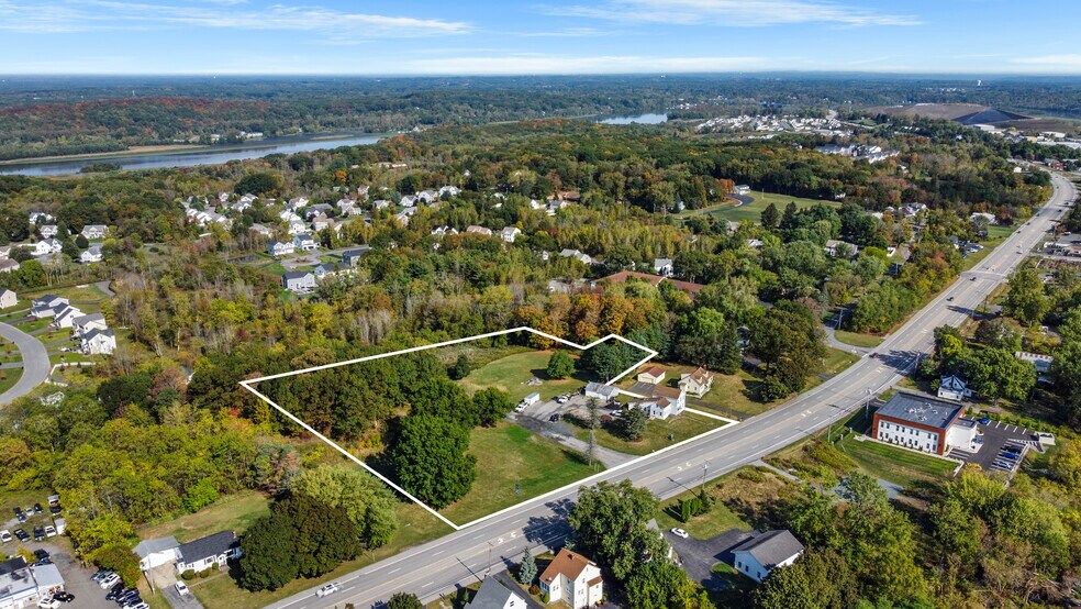 1126 Loudon Rd, Cohoes, NY à vendre - Photo du bâtiment - Image 1 de 11