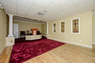 32-38 Roosevelt Ave, Valley Stream, NY for lease Interior Photo- Image 2 of 8