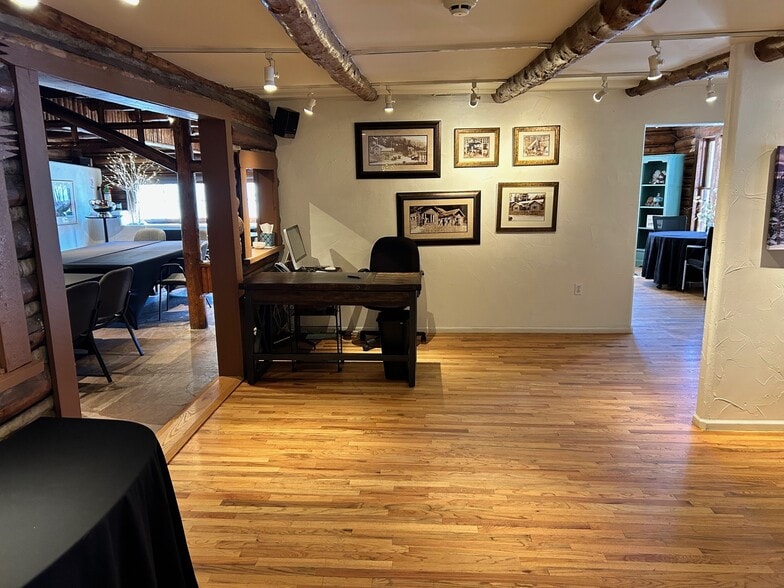 5490 S Parmalee Gulch Rd, Indian Hills, CO for sale - Interior Photo - Image 3 of 14