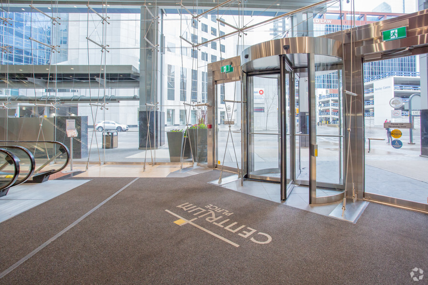 332 6th Ave SW, Calgary, AB à louer - Hall d’entrée - Image 3 de 8