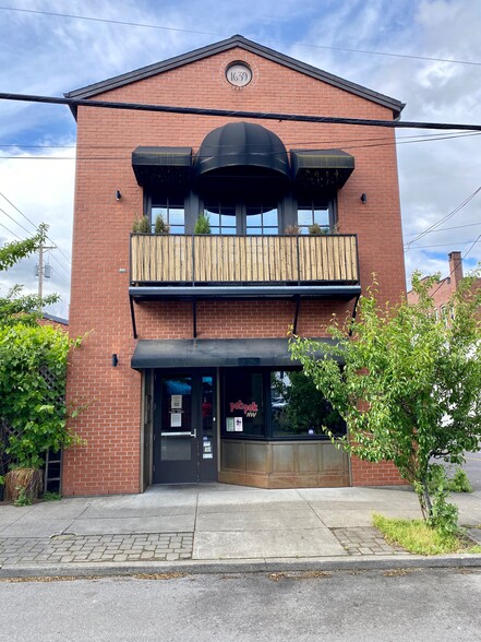 1639 NW Marshall St, Portland, OR for lease - Building Photo - Image 2 of 26