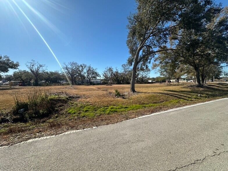 5257 Eureka Springs, Tampa, FL à vendre - Photo du bâtiment - Image 2 de 7