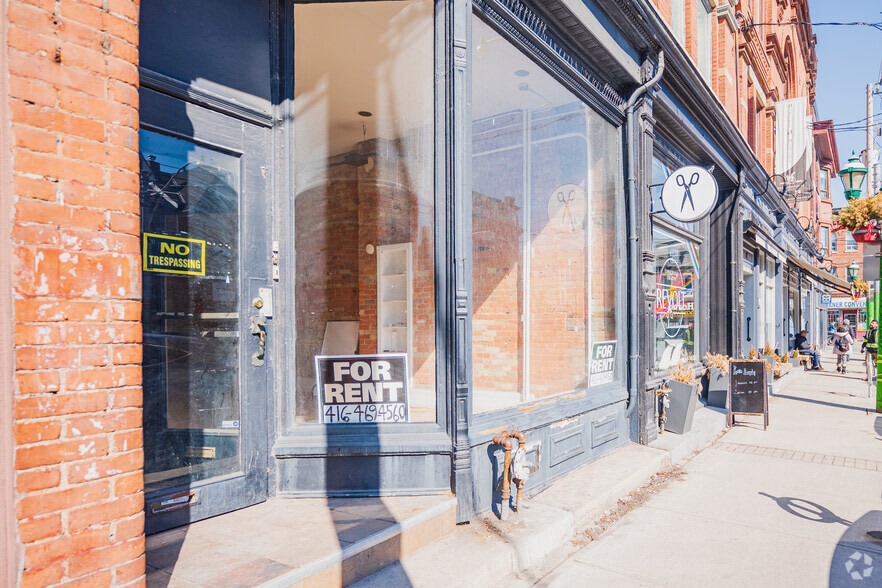 242-250 Carlton St, Toronto, ON à louer - Photo du bâtiment - Image 3 de 3