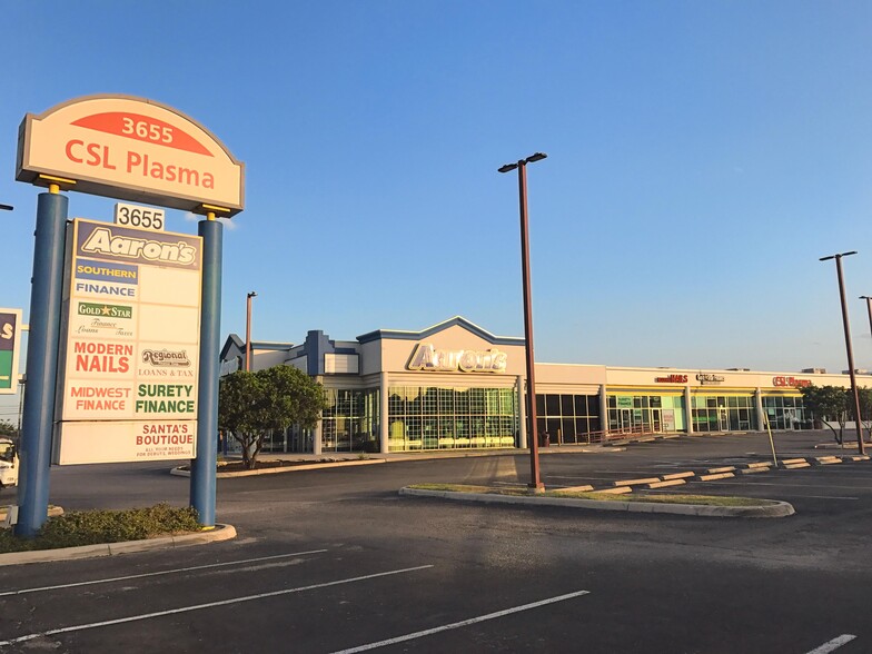 3655 Fredericksburg Rd, San Antonio, TX for lease - Building Photo - Image 1 of 9