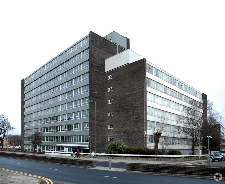 University Rd, Bootle à vendre - Photo du bâtiment - Image 2 de 2