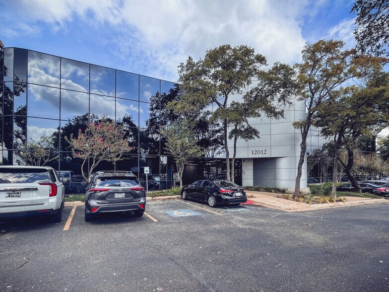 12012 Technology Blvd, Austin, TX à louer - Photo du bâtiment - Image 1 de 5